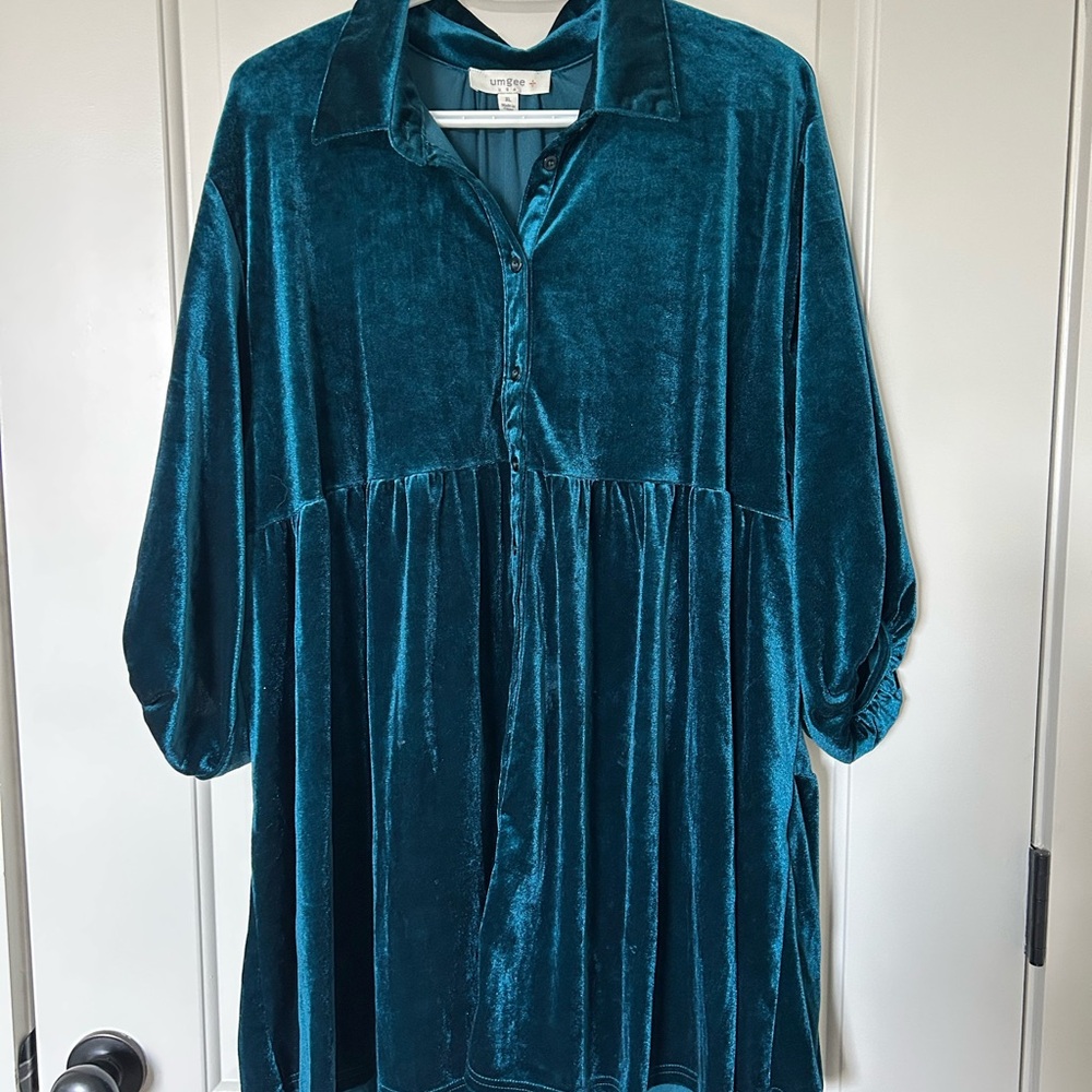 UMGEE Teal Velvet Button-Up Tunic